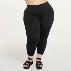 Plus Size FLX Ascent High-Waisted Capri Leggings Black